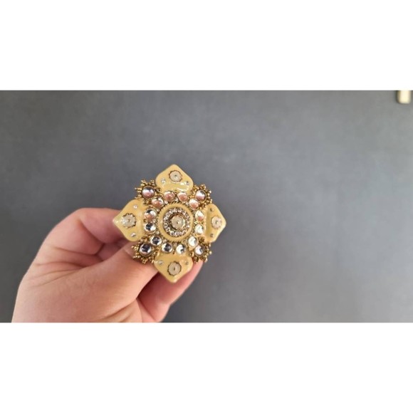 Rhinestone and Enamel Floral Brooch - Picture 6 of 10